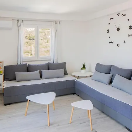 Gorgeous Home In Klis *