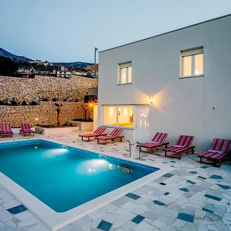 Gorgeous Home In Klis